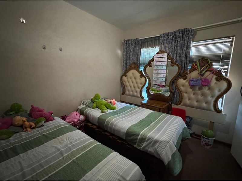 "2 Bedrooms, 2 Bathrooms, Enclosed Balcony" - Photo 9