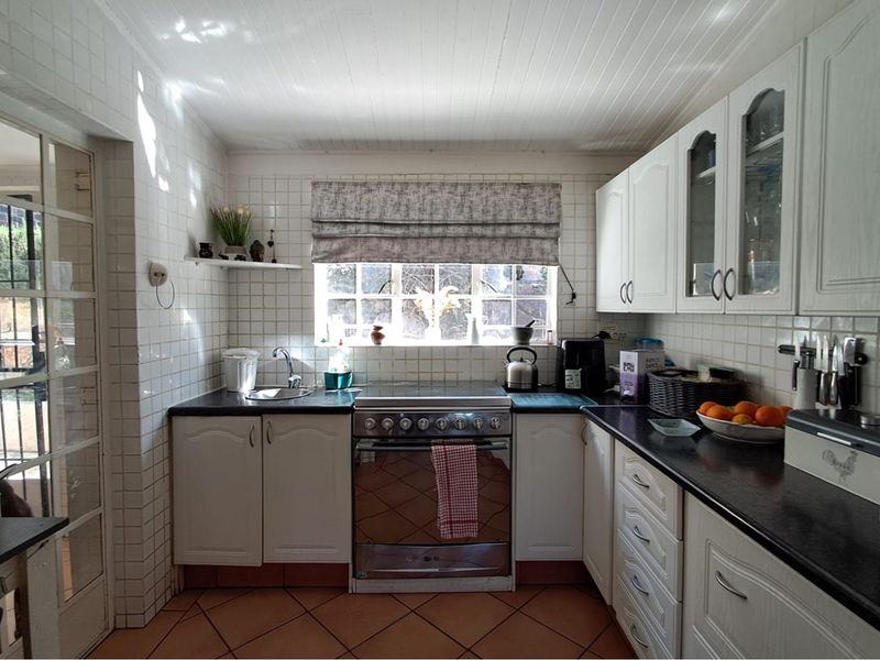 Charming Family Home! - Photo 9