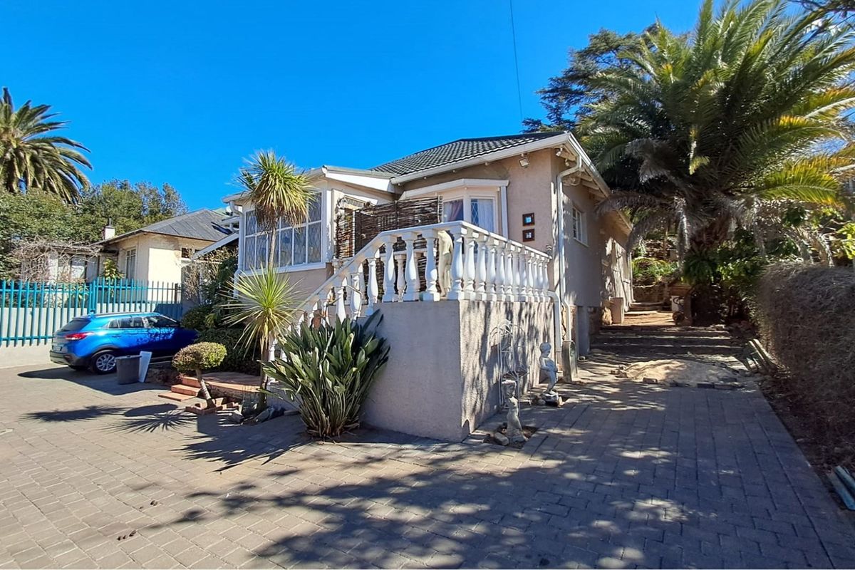 Charming Family Home! - Photo 2