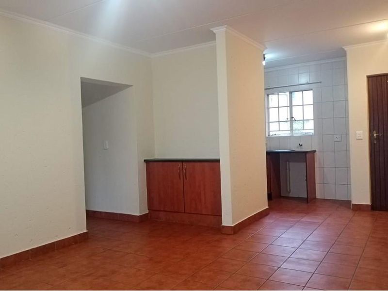 2 Bedroom Apartment For sale in Midrand - Photo 9