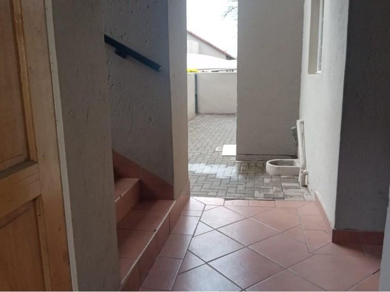 2 Bedroom Apartment For sale in Midrand - Photo 7
