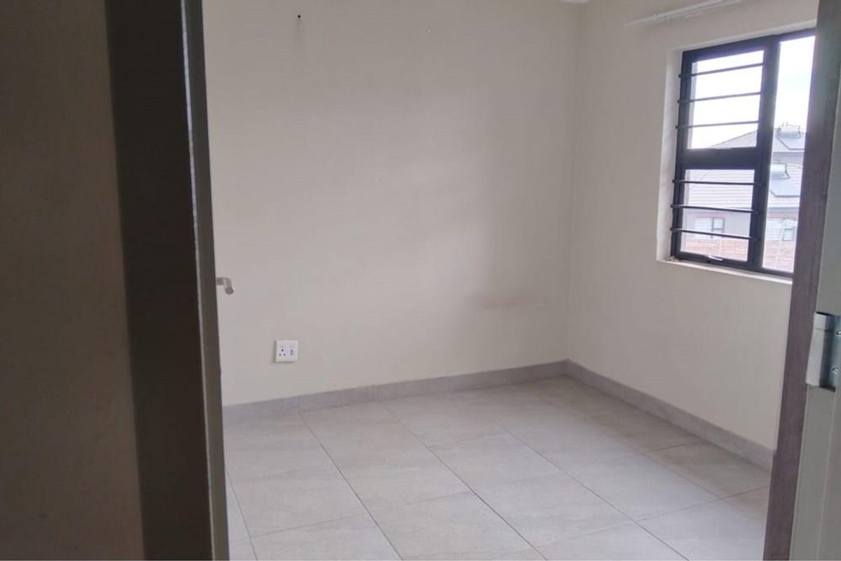 2 Bedroom Apartment For sale in Midrand - Photo 2