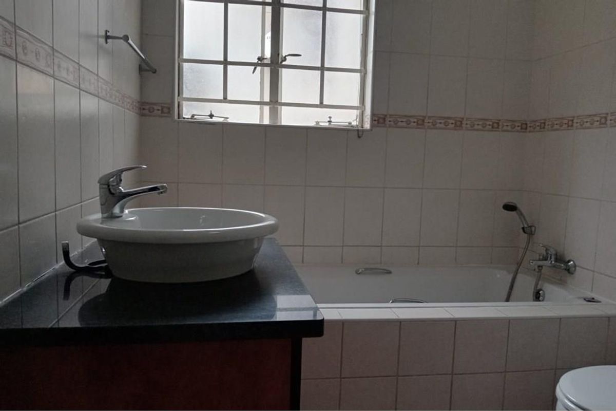 2 Bedroom Apartment For sale in Midrand - Photo 5