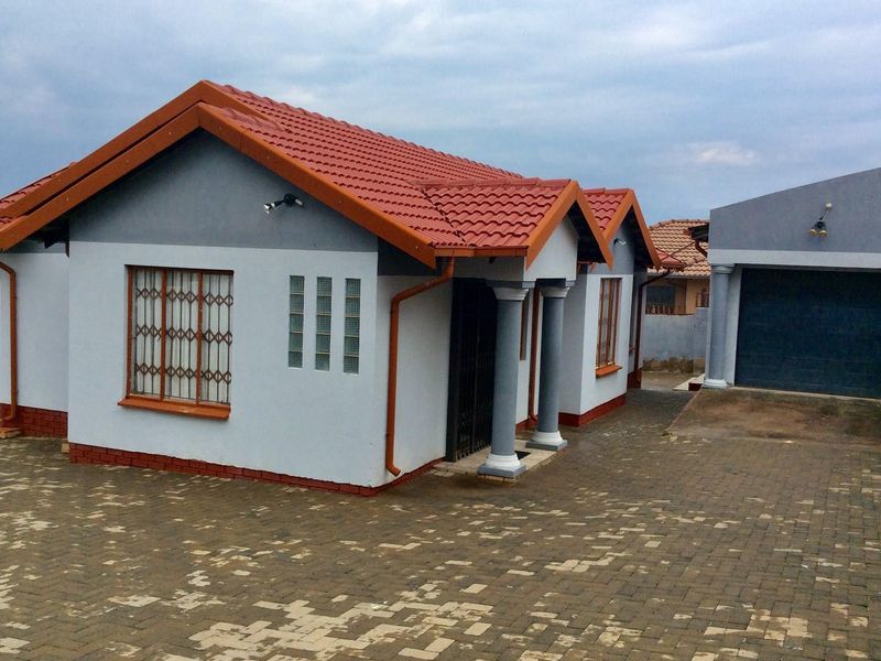 WHAT A BEAUTY IN TLHABANE WEST - Photo 7