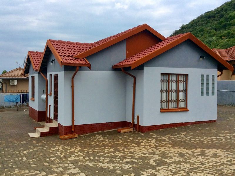 WHAT A BEAUTY IN TLHABANE WEST - Photo 5