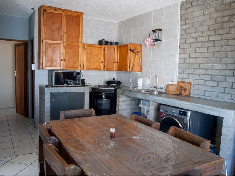 Your Perfect Family vacation home or alternatively a Guest House in McDougalls Bay - Photo 8