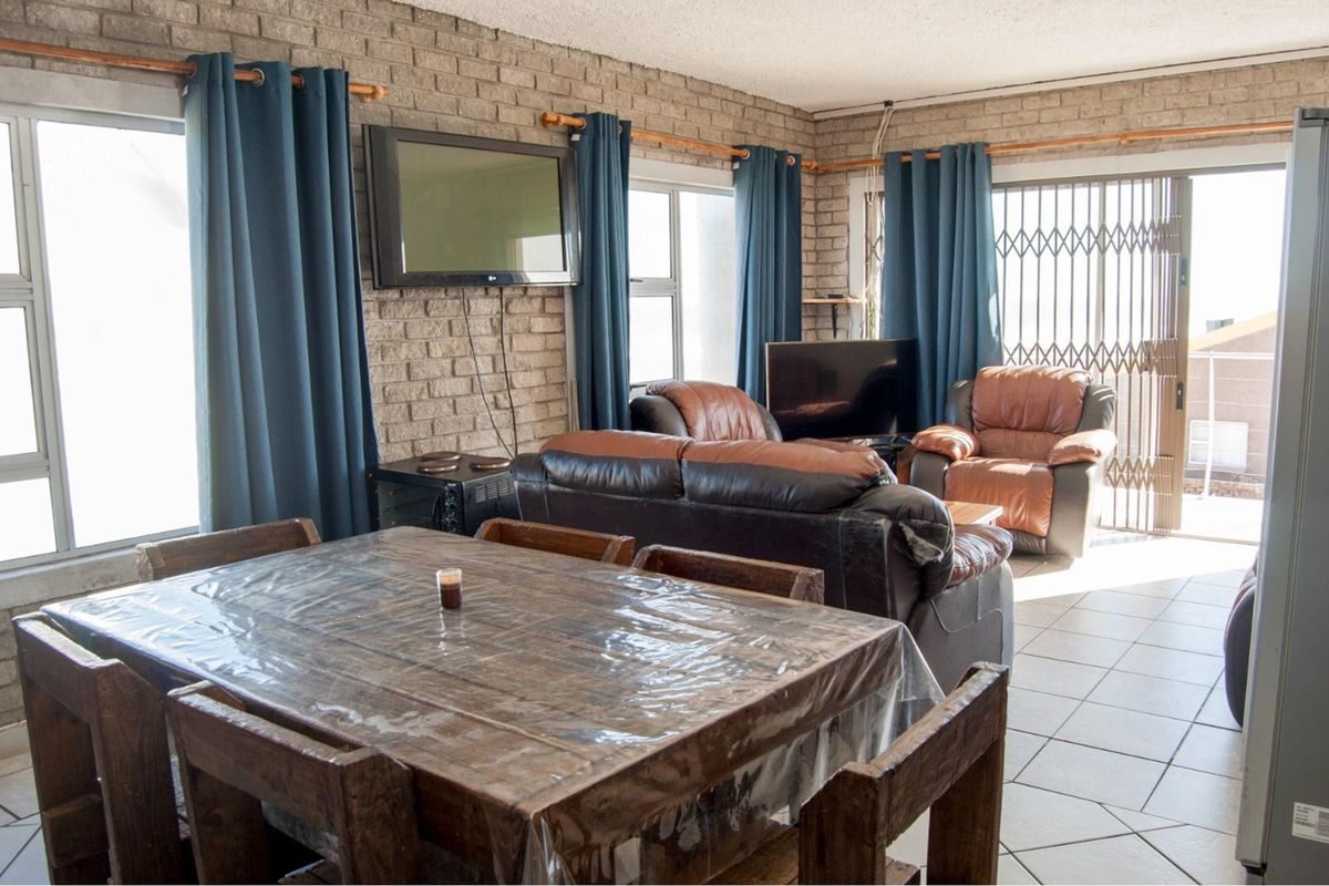 Your Perfect Family vacation home or alternatively a Guest House in McDougalls Bay - Photo 2