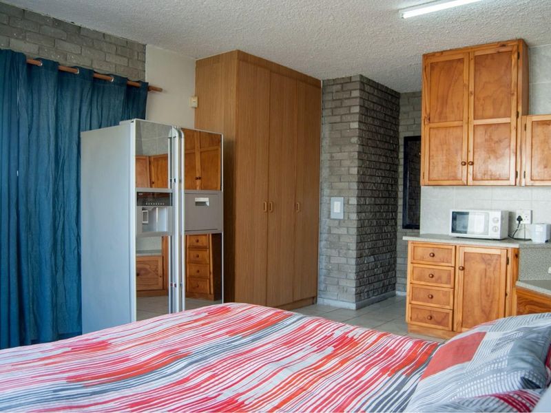 Your Perfect Family vacation home or alternatively a Guest House in McDougalls Bay - Photo 10