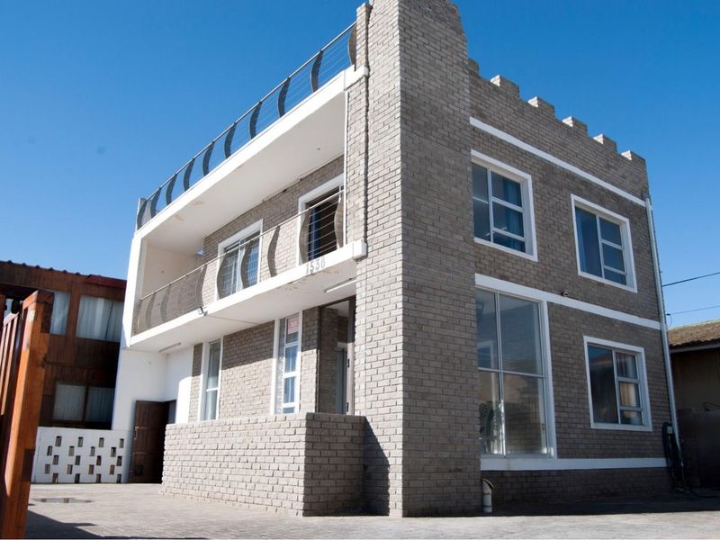 Your Perfect Family vacation home or alternatively a Guest House in McDougalls Bay - Photo 3