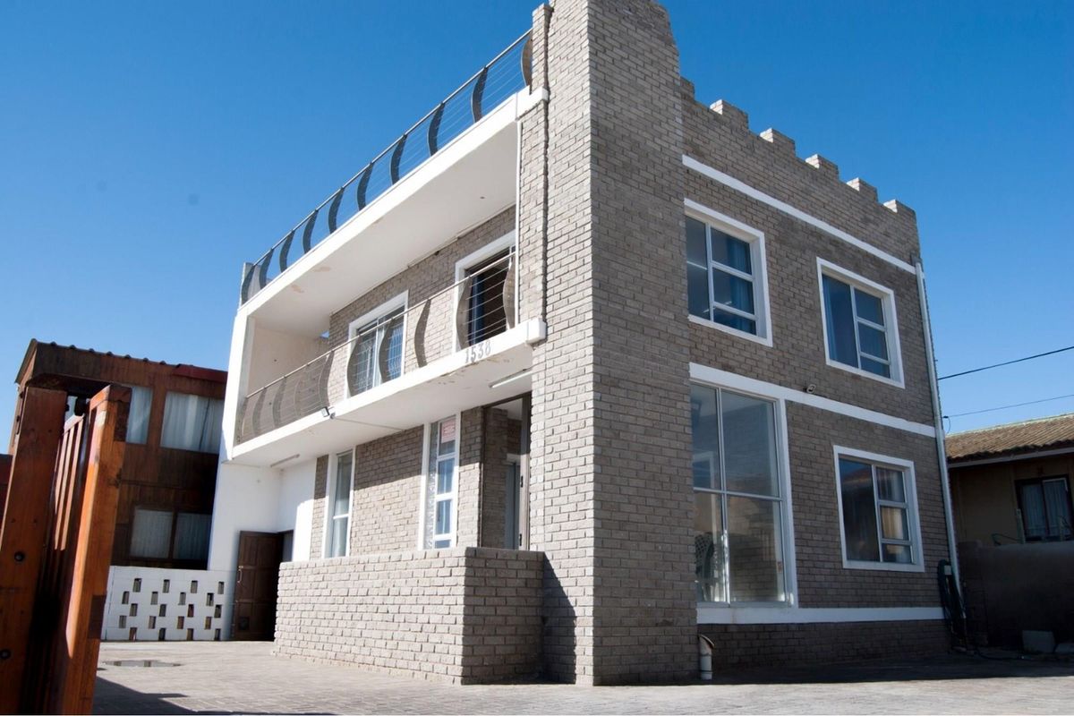 Your Perfect Family vacation home or alternatively a Guest House in McDougalls Bay - Photo 3