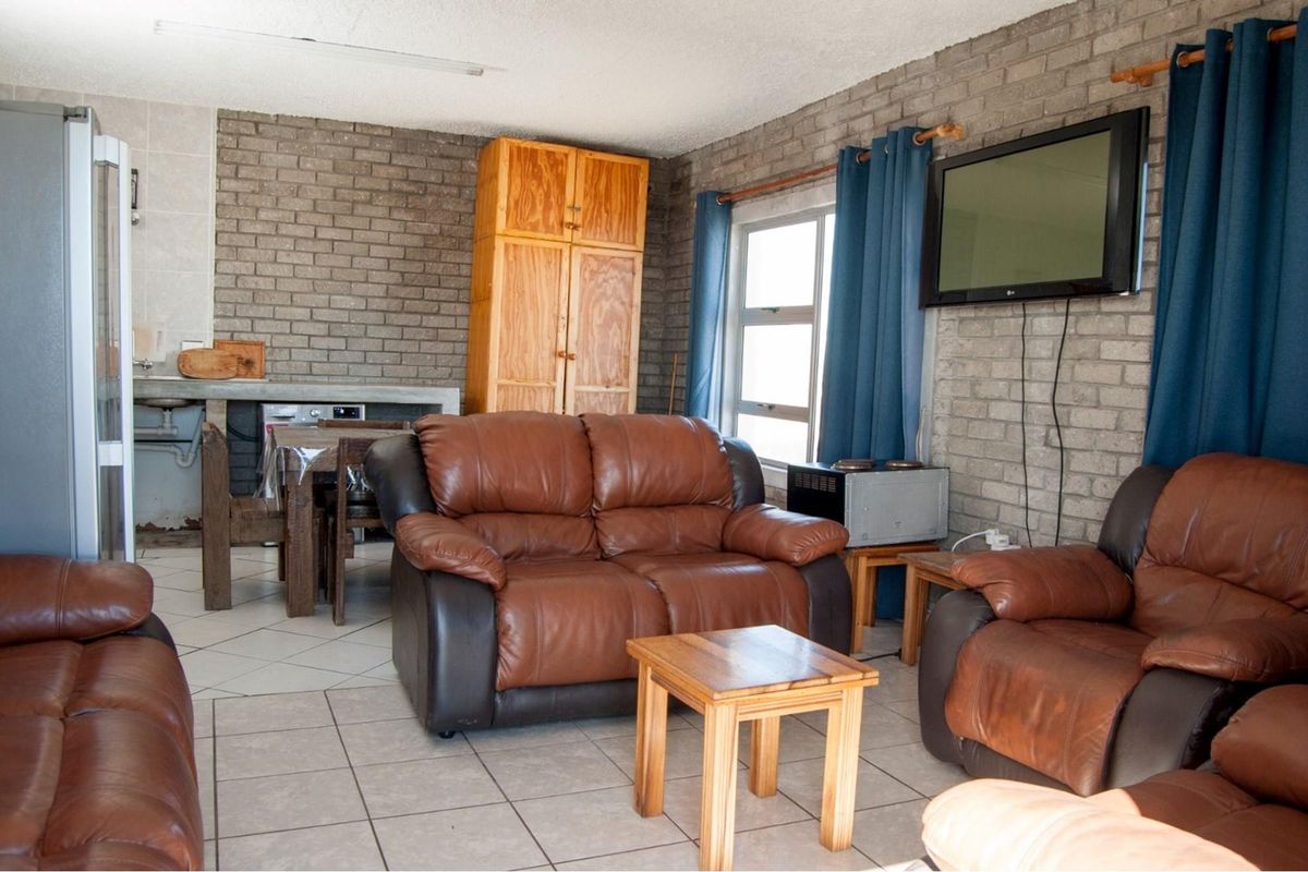 Your Perfect Family vacation home or alternatively a Guest House in McDougalls Bay - Photo 5