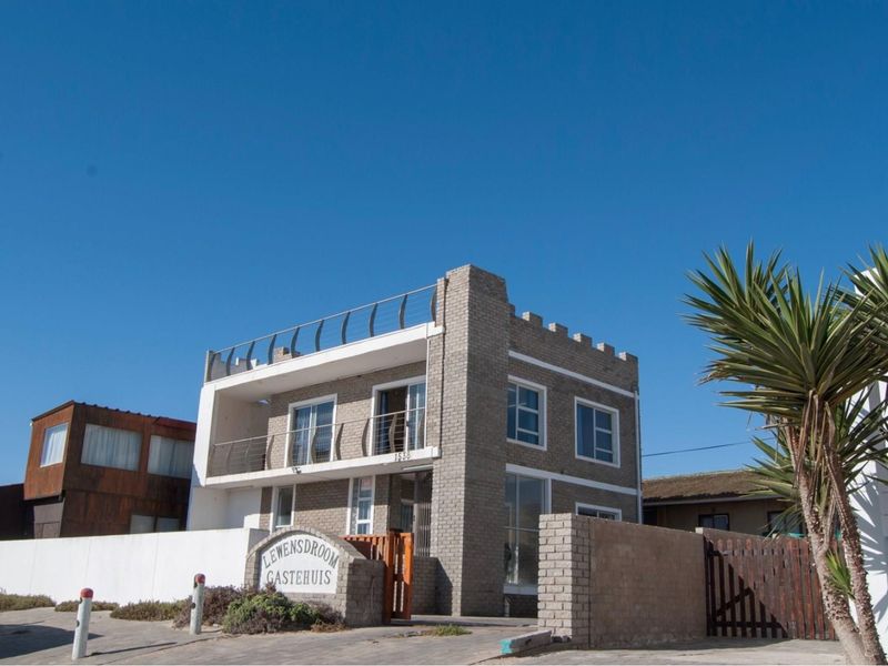 Your Perfect Family vacation home or alternatively a Guest House in McDougalls Bay - Photo 2