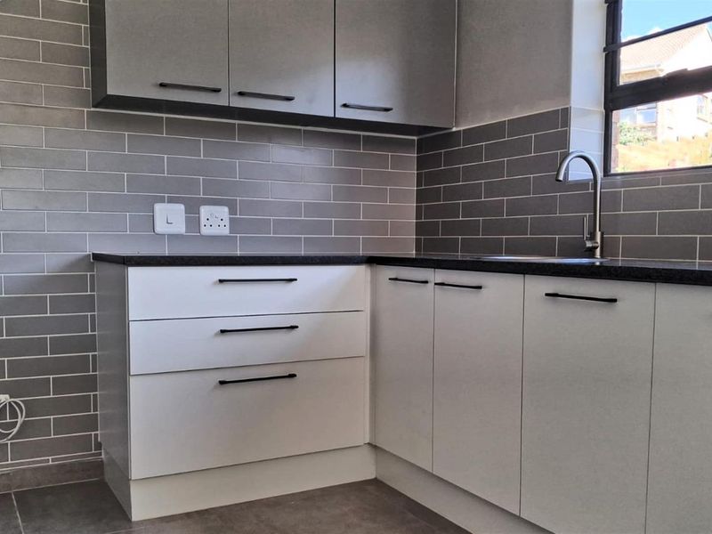 Brand-New 3-Bedroom Coastal Home for Sale in Wavecrest, Jeffreys Bay - Walking Distance to Beach - Photo 9