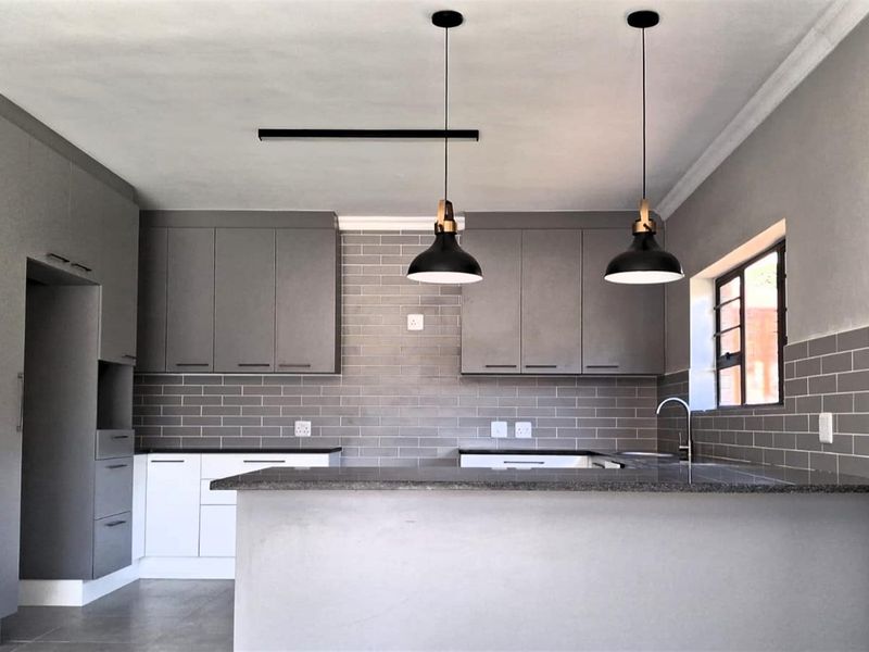 Brand-New 3-Bedroom Coastal Home for Sale in Wavecrest, Jeffreys Bay - Walking Distance to Beach - Photo 5