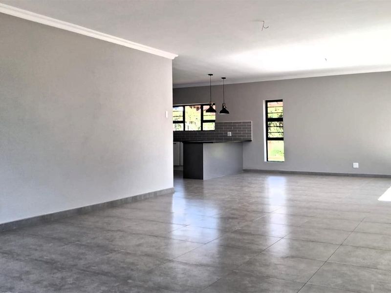 Brand-New 3-Bedroom Coastal Home for Sale in Wavecrest, Jeffreys Bay - Walking Distance to Beach - Photo 4