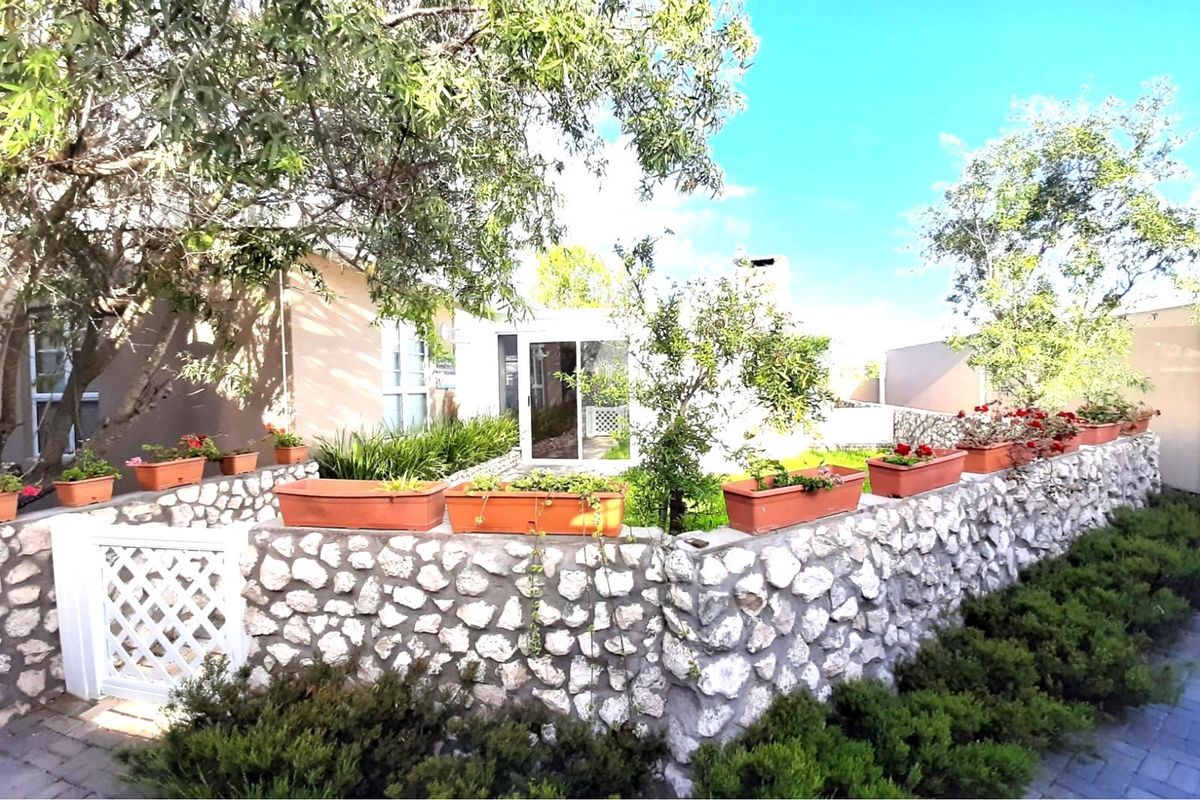 COTTAGE TO LET FOR ELDERY PERSON IN A HOME AWAY FROM HOME:  COUNTRY CLUB:  LANGEBAAN - Photo 4