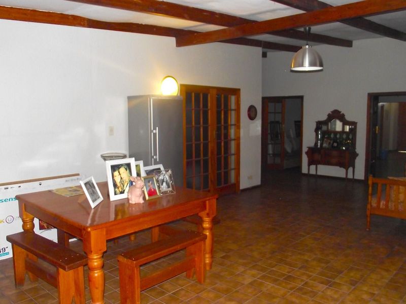 EXCLUSIVE HOUSE OF ROSELEIGH - Photo 5