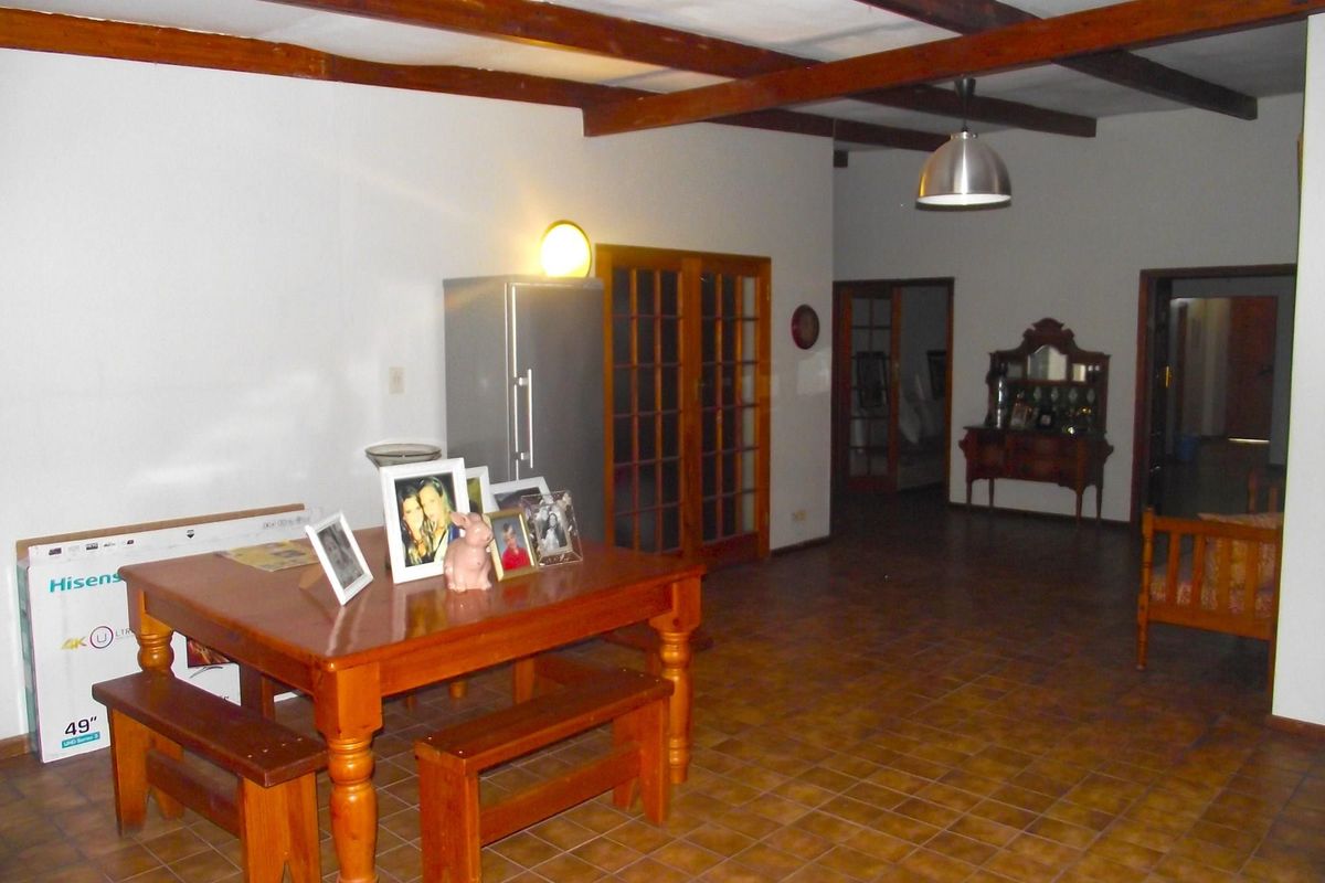 EXCLUSIVE HOUSE OF ROSELEIGH - Photo 5