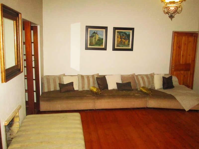 EXCLUSIVE HOUSE OF ROSELEIGH - Photo 4