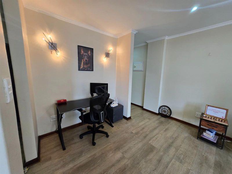 Experience Luxurious City Living in the Heart of Marshalltown - Photo 10