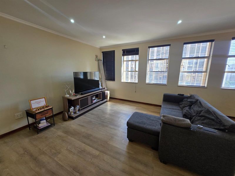 Experience Luxurious City Living in the Heart of Marshalltown - Photo 6