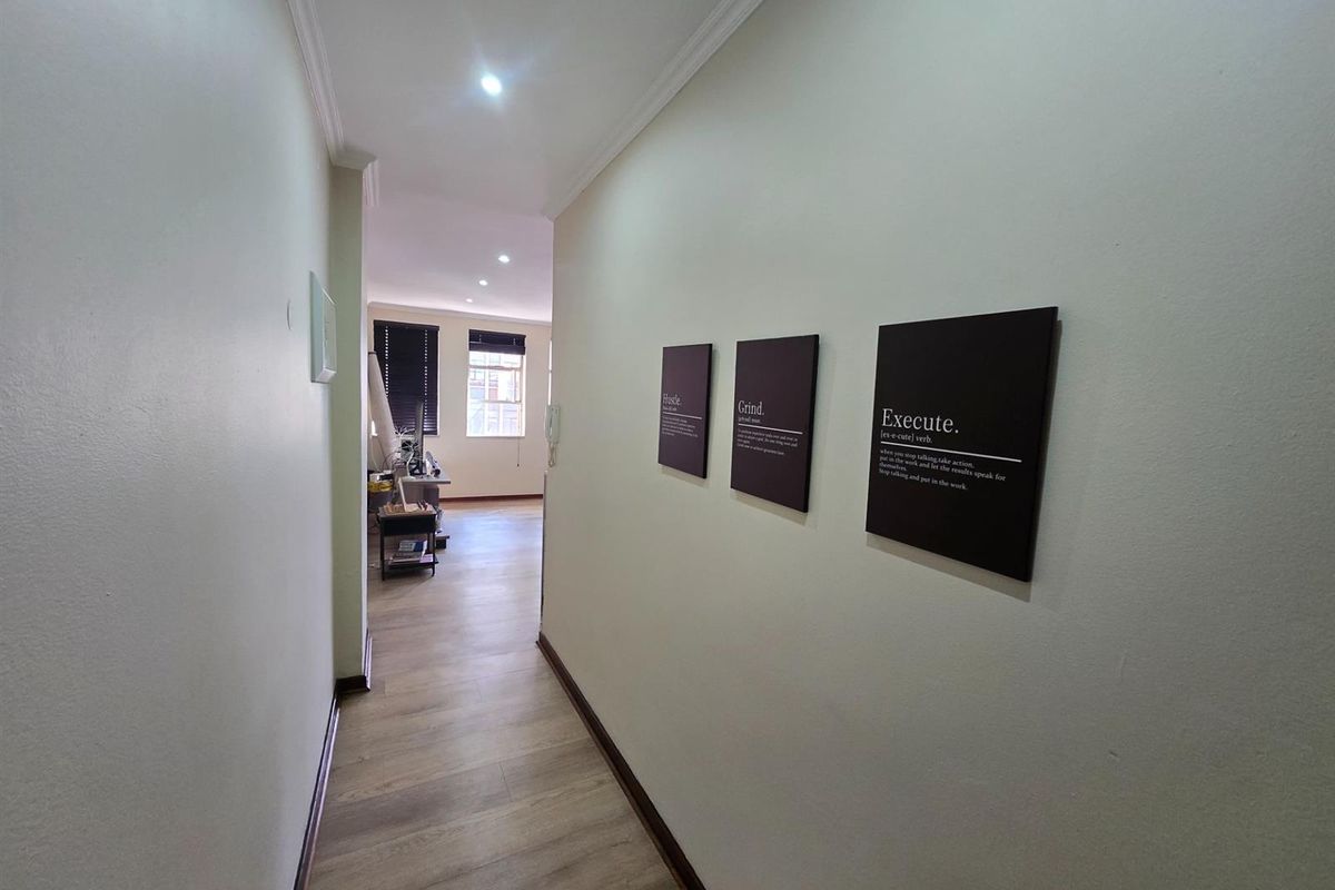 Experience Luxurious City Living in the Heart of Marshalltown - Photo 2