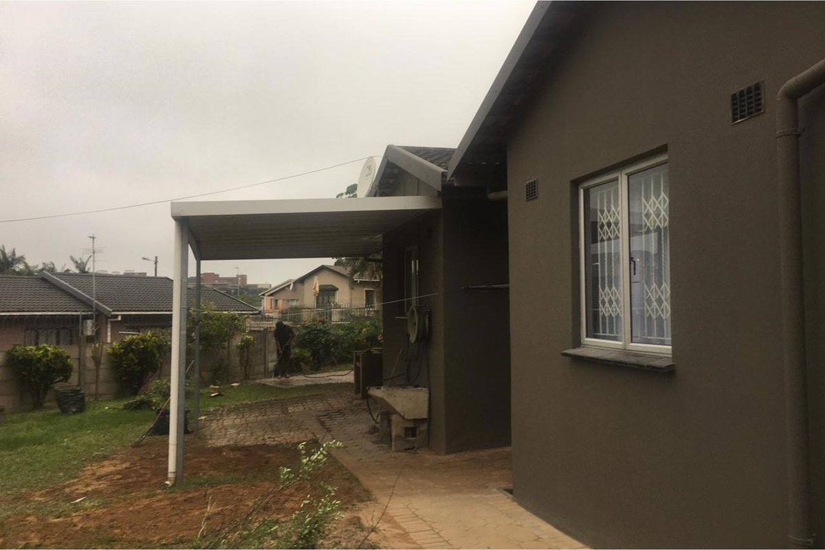 Charming 3-Bed 2 Bath House in Westcliff Stand Alone unit Own Yard - Photo 4