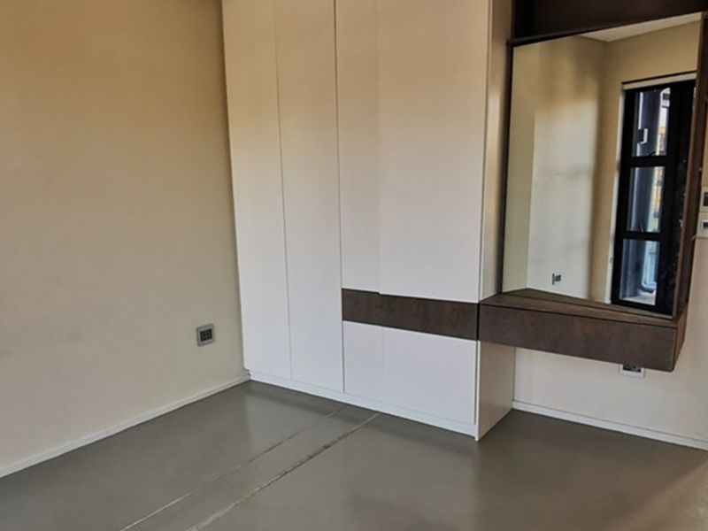 Unparalleled 3-Bedroom Masterpiece - Photo 8