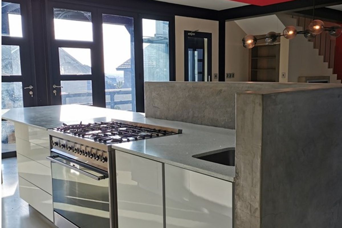 Unparalleled 3-Bedroom Masterpiece - Photo 4