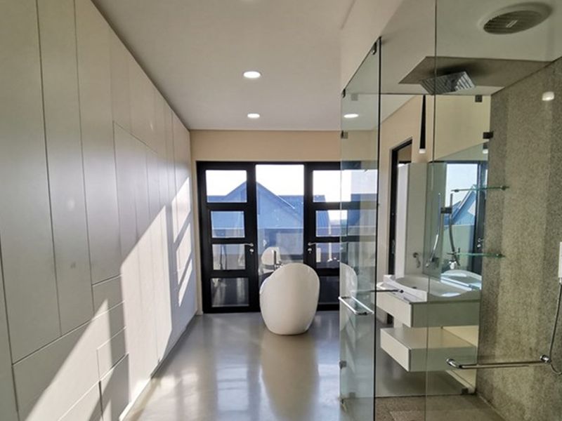 Unparalleled 3-Bedroom Masterpiece - Photo 2