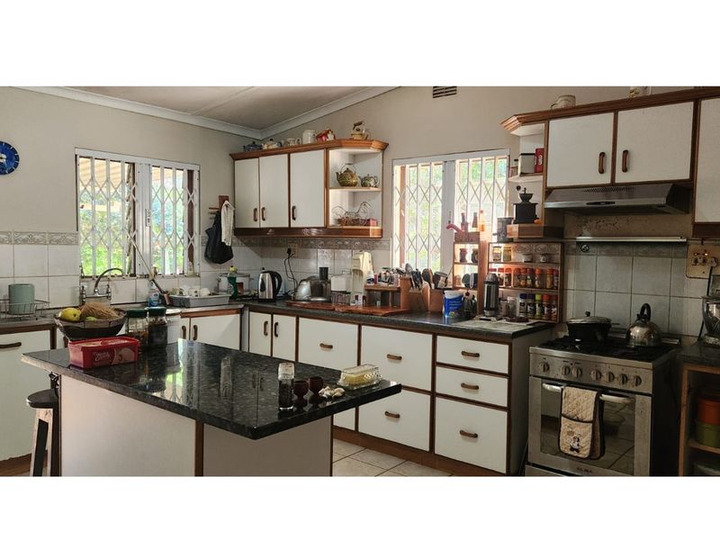 3-Bedroom Home for Sale in Tugela Mouth - A Peaceful Coastal Retreat - Photo 5