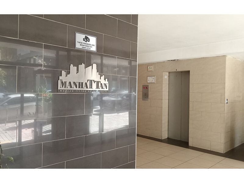 Bachelor Flat in Braamfontein Johannesburg (Manhattan Building) For Sale - Photo 3