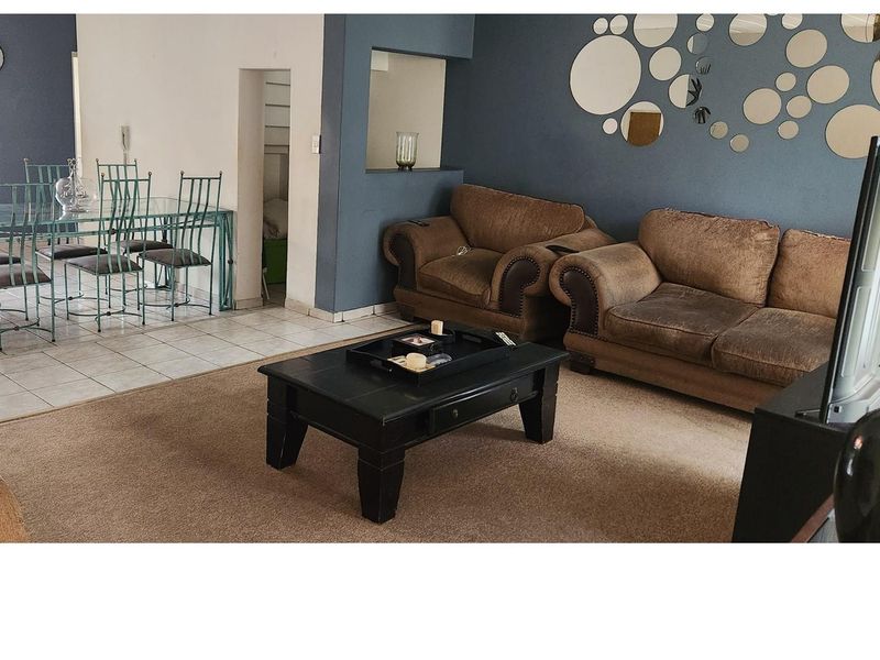 Price Reduced...Spacious Duplex Townhouse in Florida, Roodepoort - Photo 4