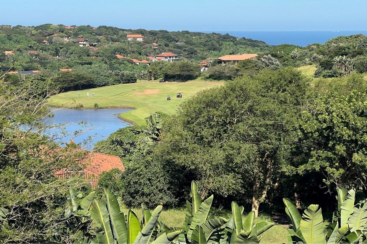 Zimbali Townhouse Overlooking the Golf Course with Distant Sea Views - Photo 3