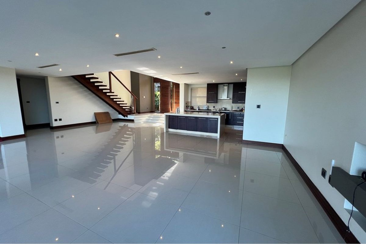 Zimbali Townhouse Overlooking the Golf Course with Distant Sea Views - Photo 5