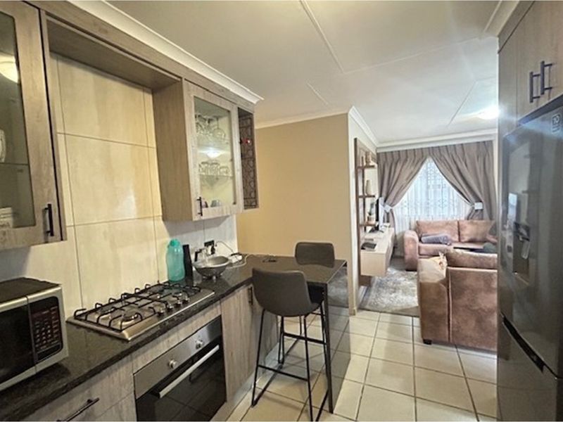 Townhouse For Sale in Summerset, Midrand - Photo 6