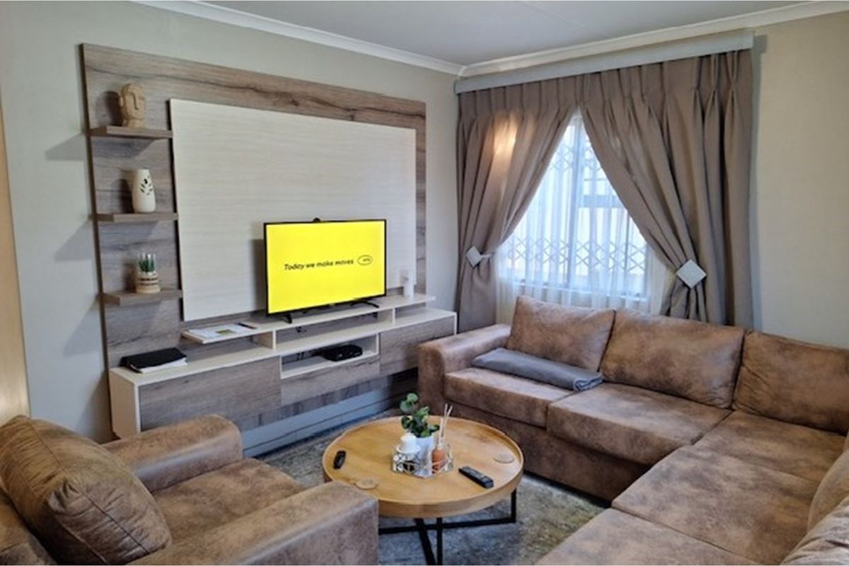 Townhouse For Sale in Summerset, Midrand - Photo 3