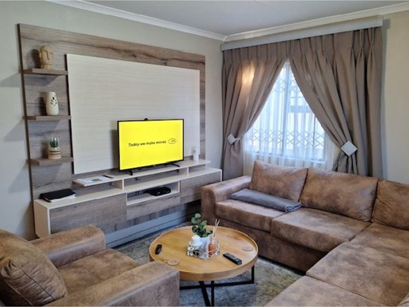 Townhouse For Sale in Summerset, Midrand - Photo 3