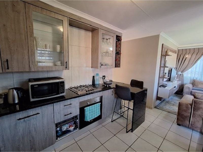 Townhouse For Sale in Summerset, Midrand - Photo 7