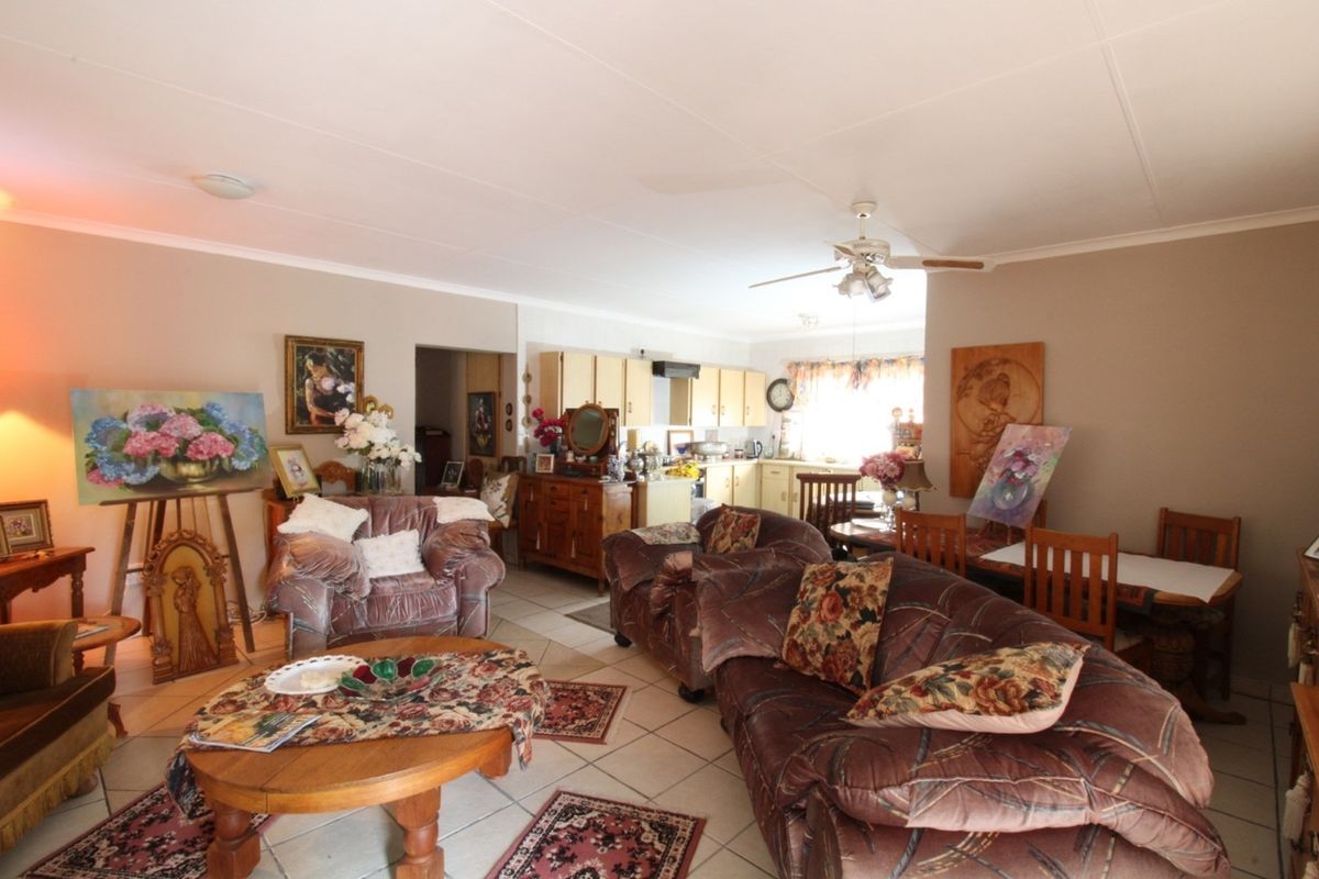Charming Home in Bela-Bela - Ideal Location Near Warmbad High School! - Photo 4