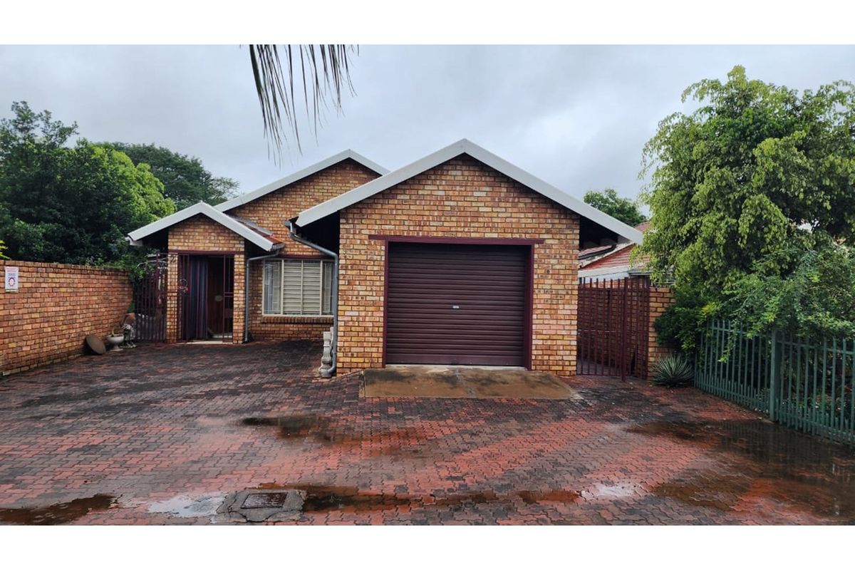 Charming Home in Bela-Bela - Ideal Location Near Warmbad High School! - Photo 3