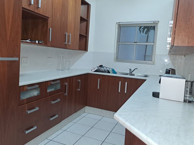 Luxury Apartment for sale in Summerstrand - Photo 3