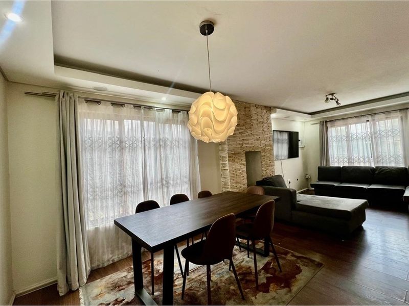 Modern 3-Bed 2.5 bath Duplex in Northgate - Photo 2