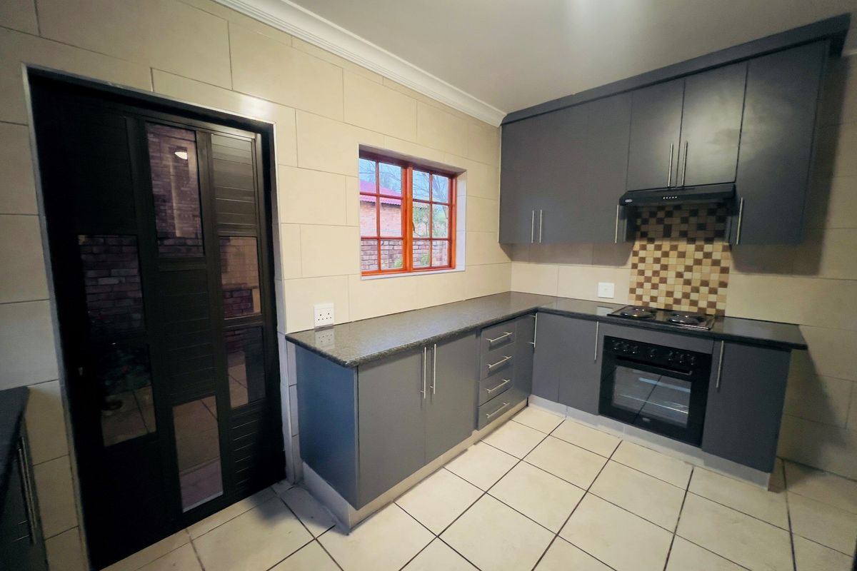 BIG 4 Bedroom Spacious Home in KyalamI - Photo 2