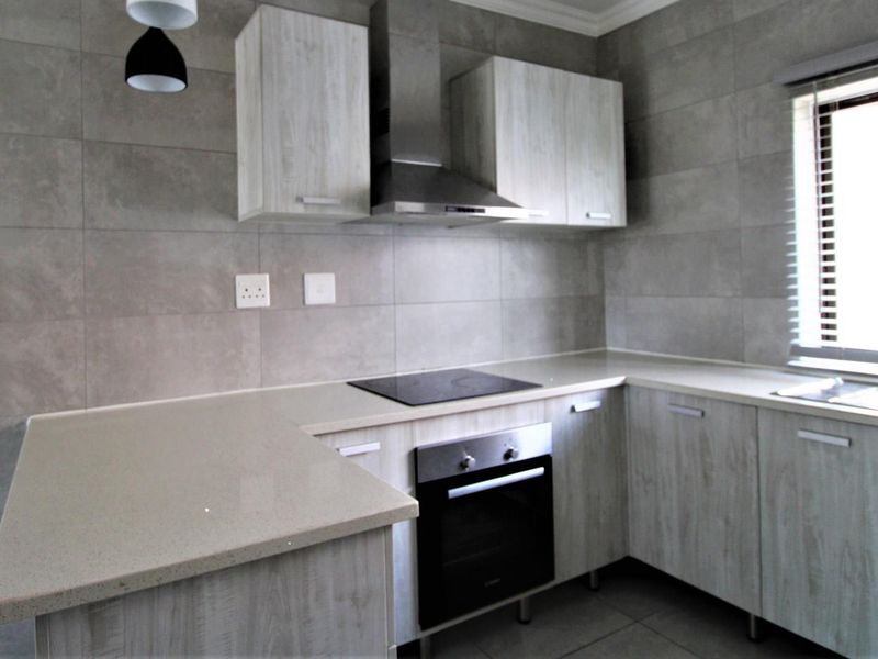 Excellent investment, NO Transfer Duty. - Photo 2