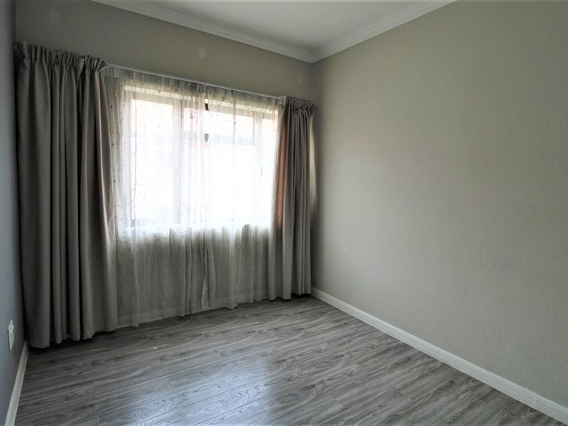 Excellent investment, NO Transfer Duty. - Photo 8