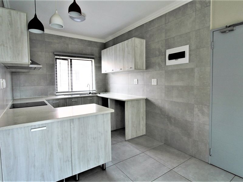 Excellent investment, NO Transfer Duty. - Photo 4