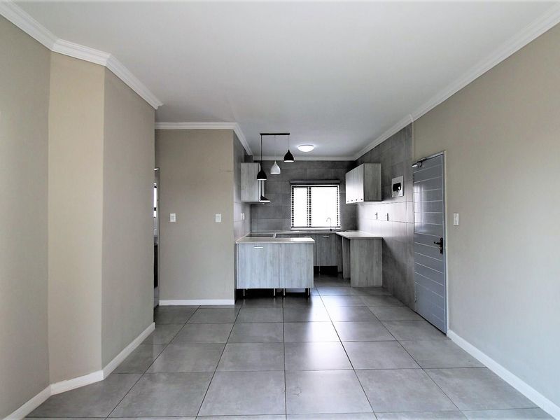 Excellent investment, NO Transfer Duty. - Photo 5