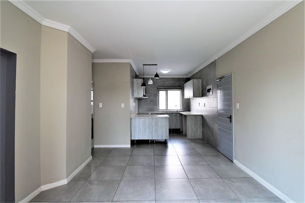 Excellent investment, NO Transfer Duty. - Photo 5