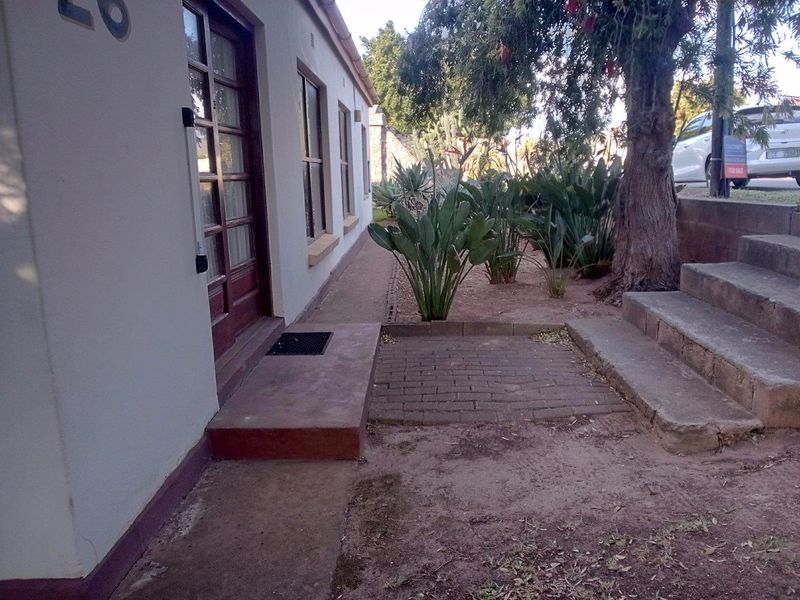 House For Sale in Albertinia - Photo 2